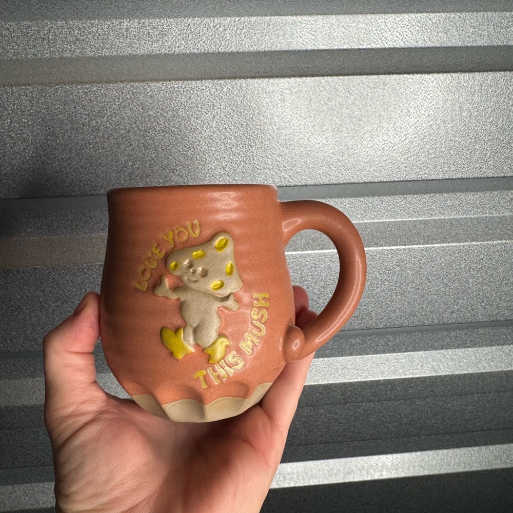 Clay Mushroom Mug urban outfitters like new!